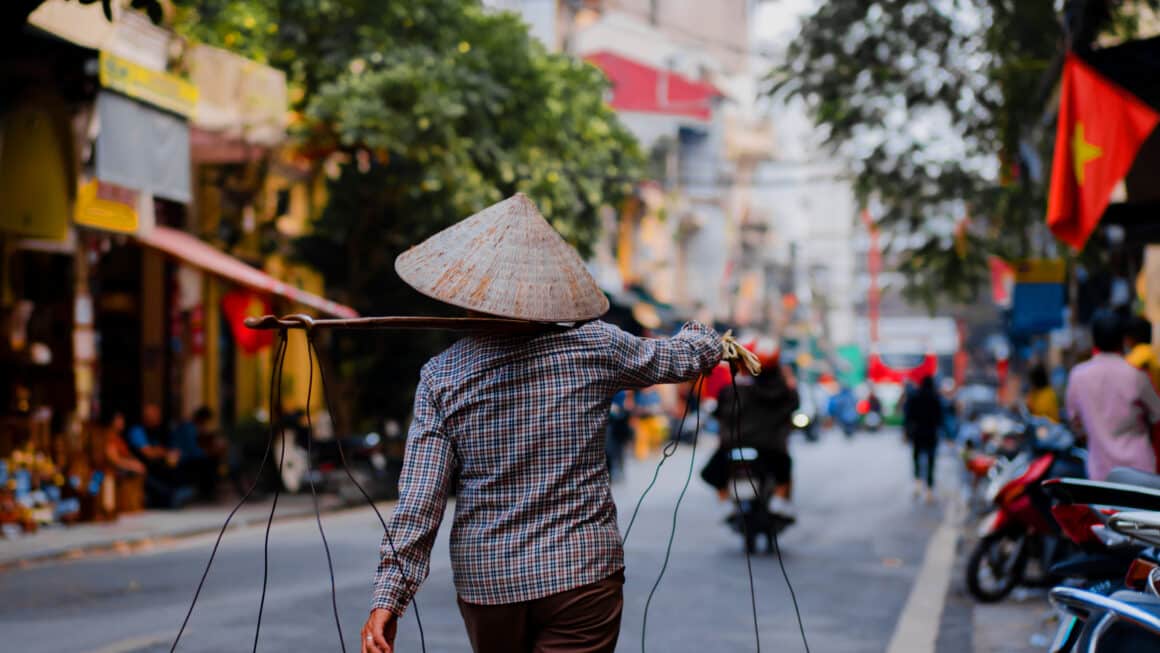 Hanoi sokaklarından bir görüntü